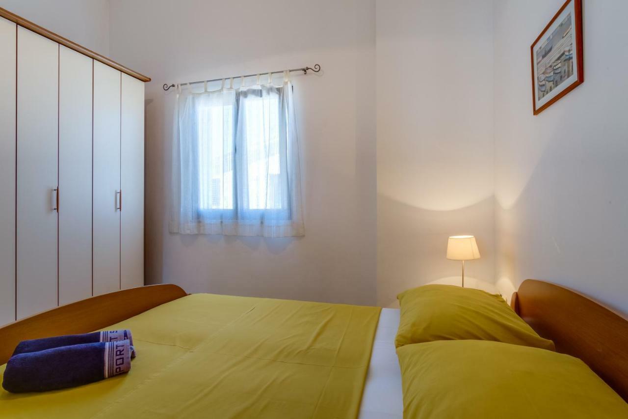 Apartman Anamarija マリ・ロシニュ エクステリア 写真
