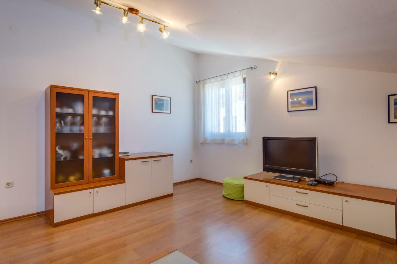 Apartman Anamarija マリ・ロシニュ エクステリア 写真